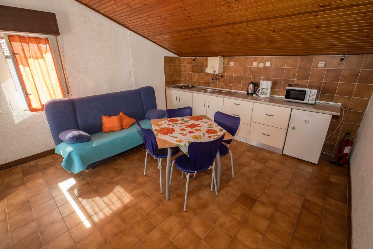 Apartments Renata Kampor Eksteriør billede